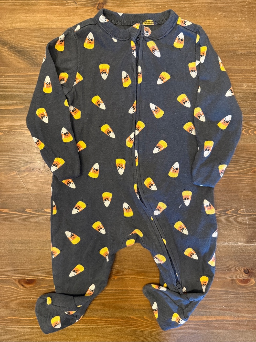 Old Navy Candy Corn Halloween Footed Infant Sleeper (3-6M)